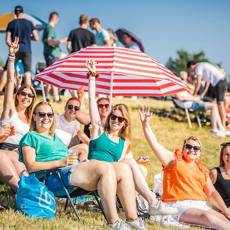 100 Jaar Tt Circuit Assen 2025 Glamping Incl Stroom Екстериор снимка